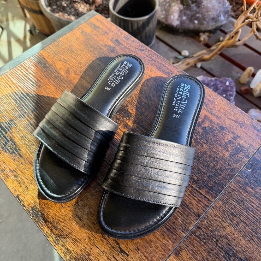 Bella Vita Black Leather Slide Sandals